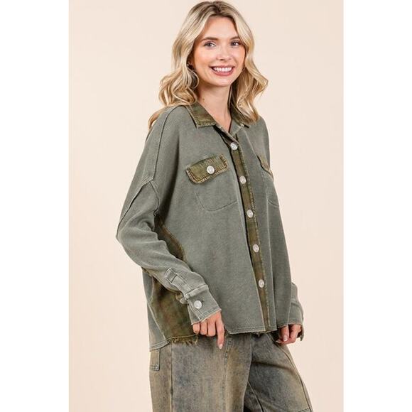 Mittoshop Mineral Washed Plaid Pattern Button Down Chest Pockets Shacket | Olive - Picture 5 of 6